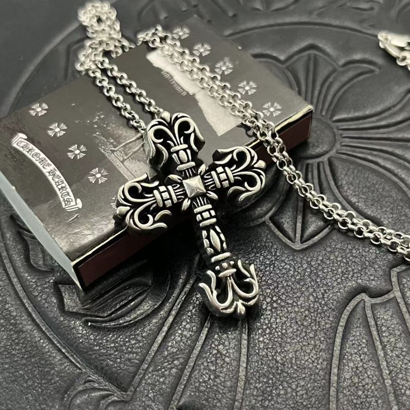 Ch*0me He**ts necklaces